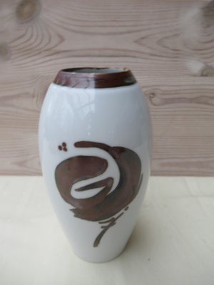 Porcelæn, vase, Bing og Grøndahl, Vintage Vase fra Bing og Grøndahl med delvist unik bemaling i brun