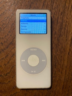 iPod, A1137, 2 GB, Rimelig, En iPod Nano A1137 2GB, den viser mildt sagt sin alder, men fungerer ell