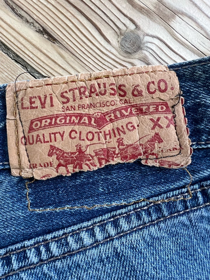 Jeans, Levis, str. 33