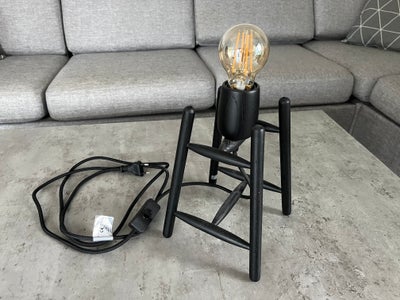 Anden bordlampe, Sort bordlampe, højde 33 cm inkl. pærer.