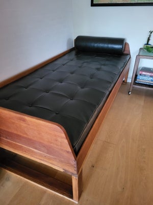 Daybed, læder, Snekerlavet daybed / sovesofa med tappet samlinger i eg / teak. ( Er lidt I tvivl)
Ma