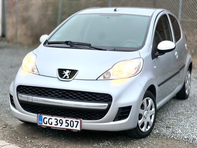 Peugeot 107, 1,0 Active, Benzin, 2011, km 171000, sølvmetal, nysynet, 5-dørs, sælger denne fine Peug