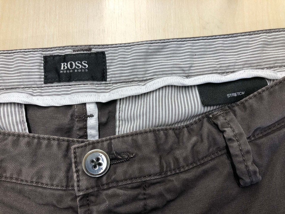 Chinos, Hugo Boss , str. 32