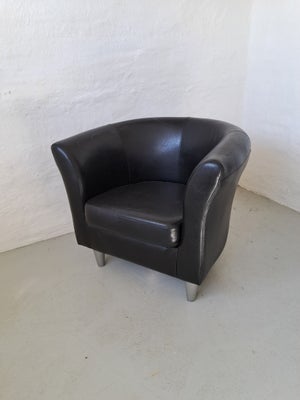Lænestol, læder, Lav klassisk sort læderstol med god siddekomfort.

Fra ikkeryger hjem uden kæledyr 