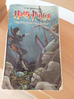 Harry potter og flammernes pokal, J.K. Rowling, Gode gamle Harry Potter i en slidt udgave.  Dette fo