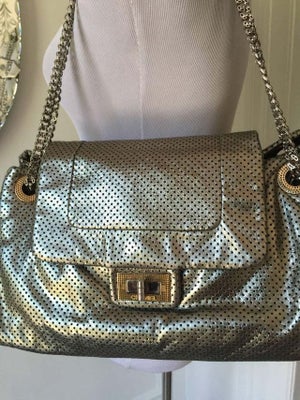 Skuldertaske, Chanel, læder, Rigtig fin vintage rare. 2.55 according flap bag. 

About the model:
Ch