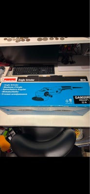 Vinkelsliber, Makita, Makita ga9020rf vinkelsliber.
Helt ny i kasse. 
230mm altså den store model.
F