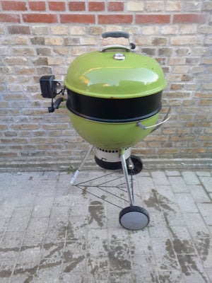 Kuglegrill, Weber, Stor weber kuglegril Ø 57 cm på stativ. Der er elmotor til spyd. Der er lidt afsl