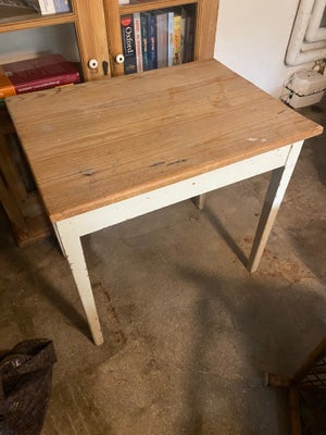 Andre borde, Virkelig fint lille afsyret bord med malede ben. Kan både bruges som anretterbord, lill