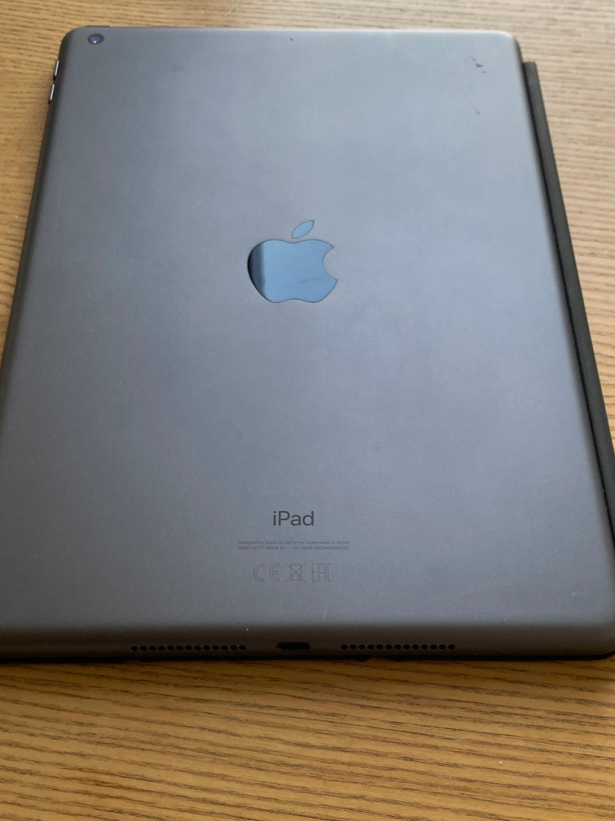 iPad 8, 128 GB, sort