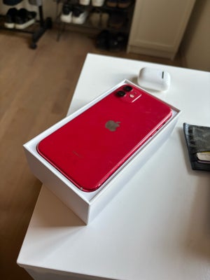 iPhone 11, 64 GB, rød, Rimelig, Virker perfekt. Ingen “huller” kun ridser. Skærmen virker perfekt, t