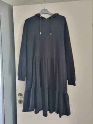 Sweatshirt-kjole, Soyaconcept, str. XL,  Sort,  Modal & polyester,  Næsten som ny, Fin sort kjole me