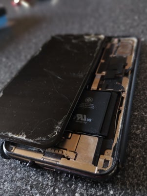 iPhone X, 64 GB, Jeg opkøber ødelagte iPhones fra gen. 8 og op.

Hvis du har en ødelagt iPhone som s