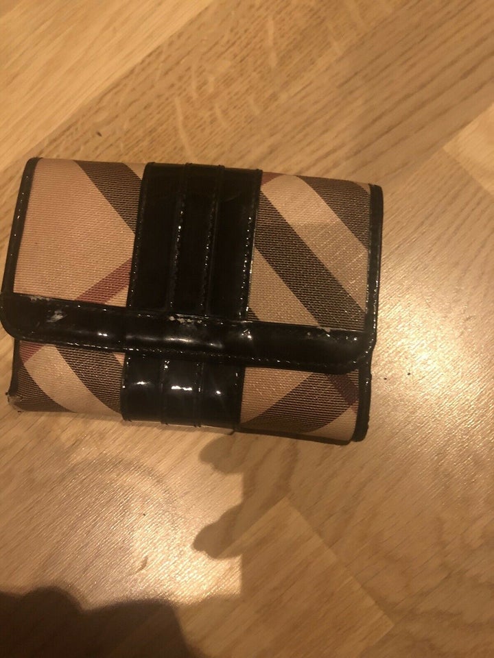 Pung, Michael Kors og Burberry