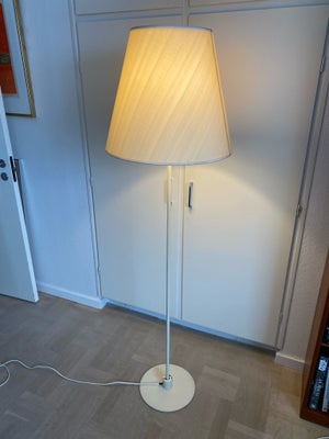 Standerlampe, Le Klint 367, Ældre Le Klint gulvlampe model 367, designet af Flemming Agger i 1979. L