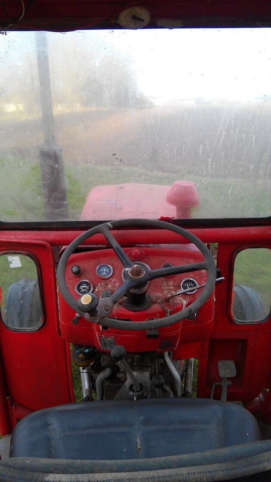 Traktor, massey ferguson 135