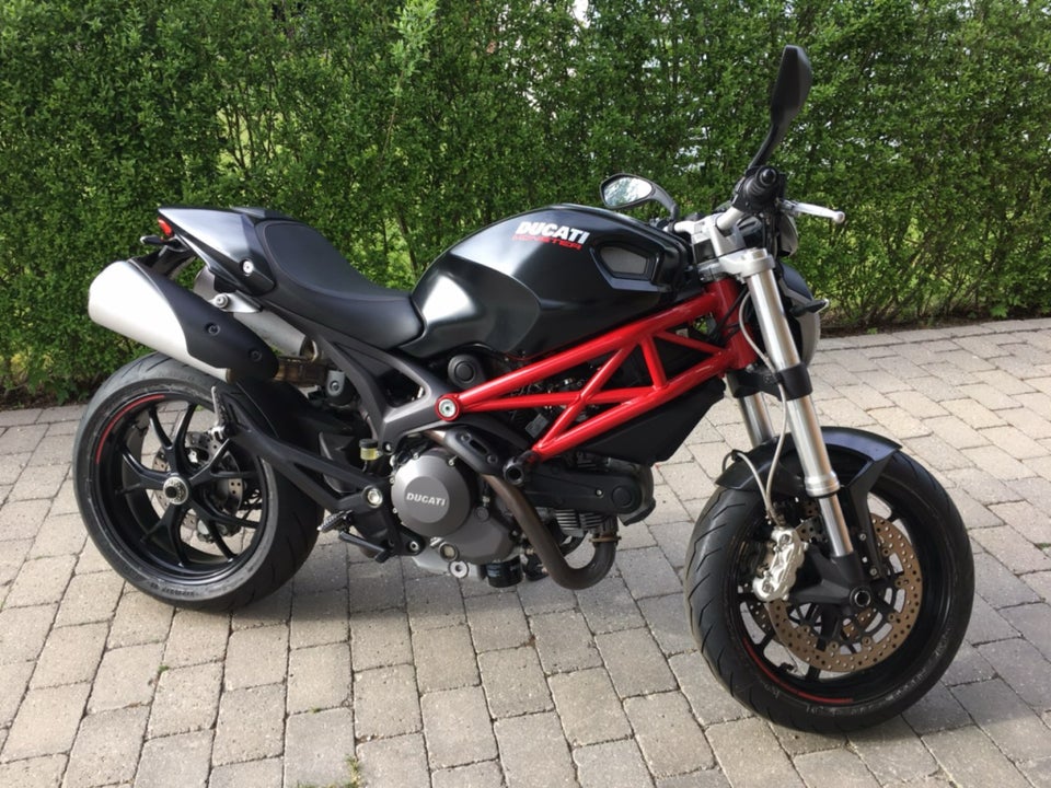 Ducati, Monster 796 , 803 ccm