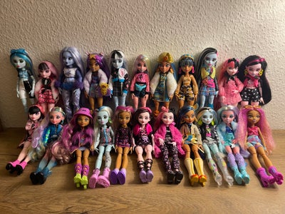 Barbie, Monster High, Kæmpe Monster High G3 samling sælges. Dukkerne er helt nye og i en perfekt sta