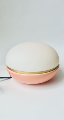 Anden arkitekt, Macaron lampe fra Lucie Kaas, bordlampe, 
Inspireret af den franske delikatesse "le 