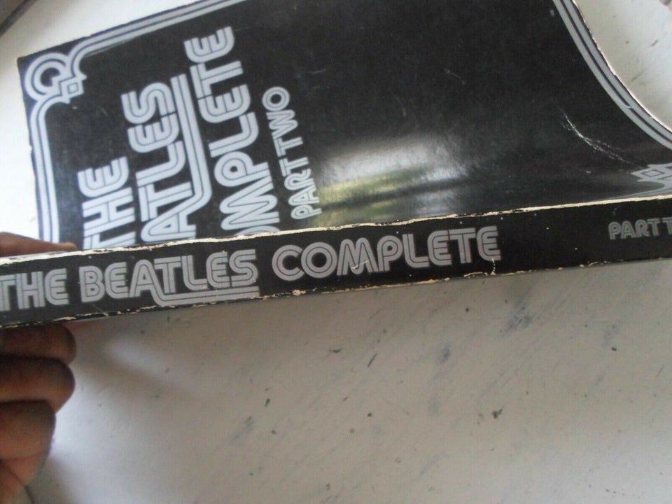 The Beatles Complete Part Two 1974 Vintage , Guitar Piano