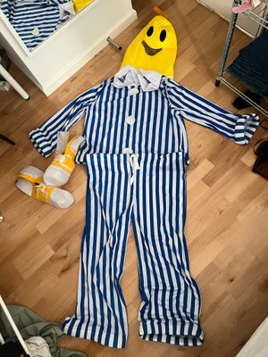 Kostume, Bananer i Pyjamas kostume i str. one size, her var det på en der var 185 cm. Har kun været 