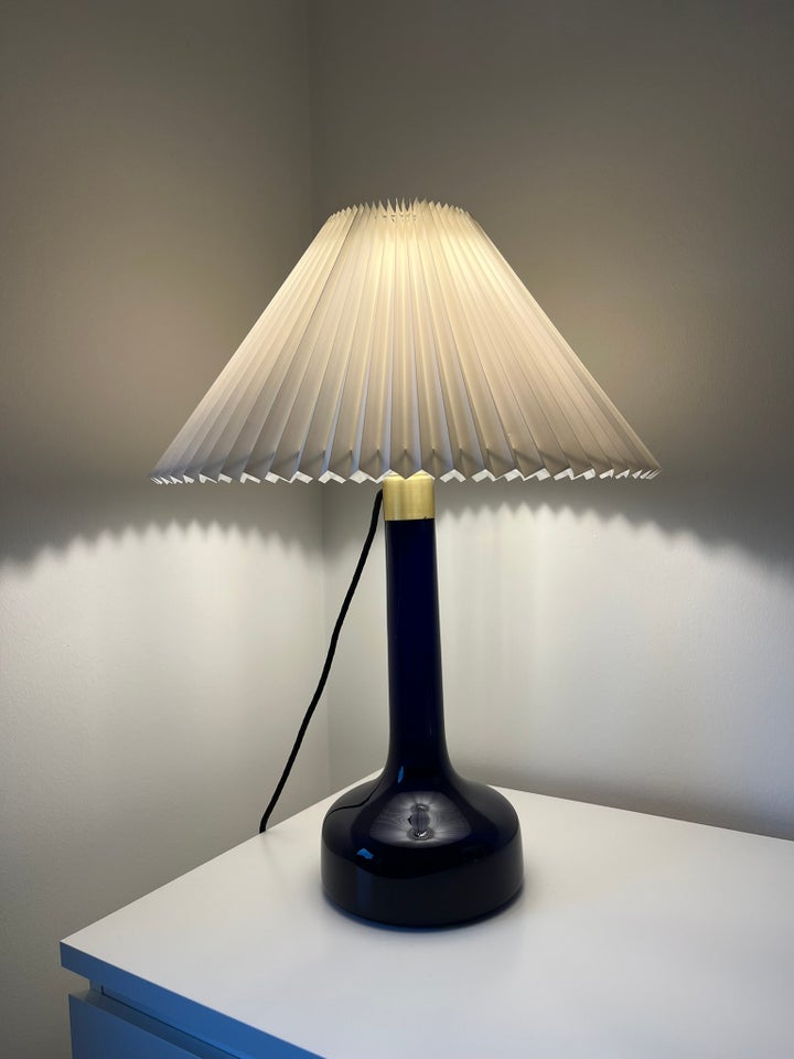 Anden bordlampe, Holmegaard Le Klint, mørkeblåt glas
