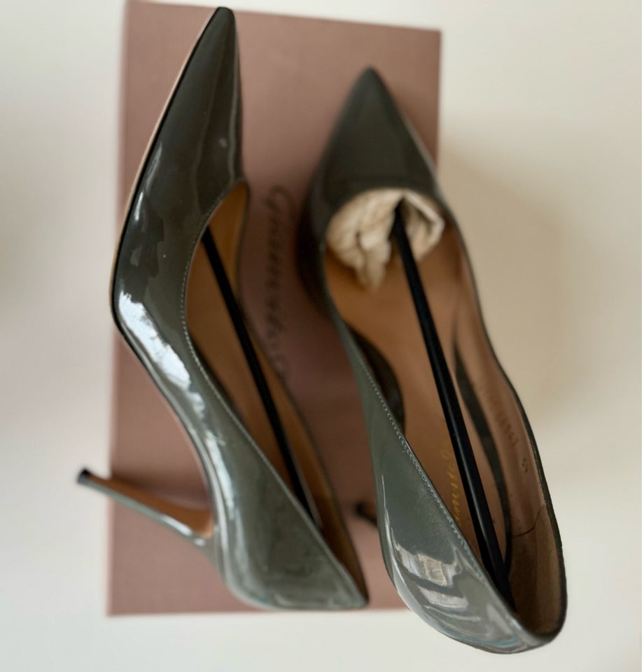 Stiletter, str. 39, Gianvito Rossi