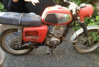 Andre samleobjekter, Veteran motorcykel, Original MZ TS 150 tidlig årgang 1973, står delvist usamlet