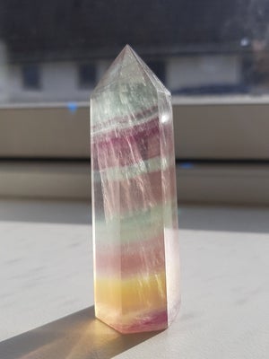 Smykker og sten, Krystaller, Fluorit tårn (7×2,5cm) 58g.