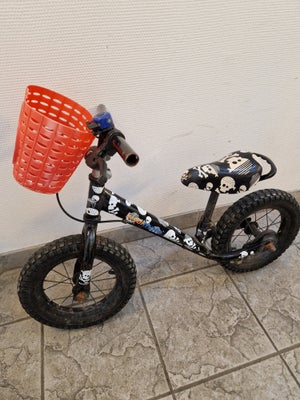 Drengecykel, løbecykel, Citybike, Stabil børnesikker løbe cykel søger en sød ny eger:)
Med bremser, 