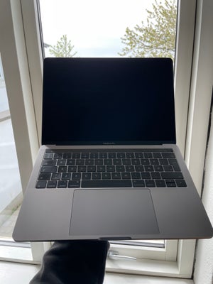 MacBook Pro, 13” 2016 Touchbar, 2,9 GHz, 8 GB ram, 500 GB harddisk, Defekt, Computeren er i pæn, bru