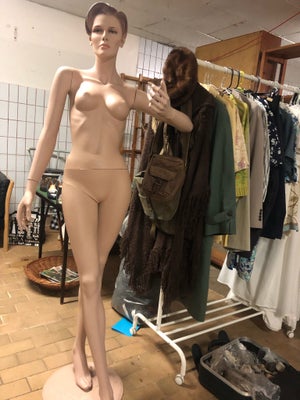 Mannequin, 

Sender desværre ikke. 