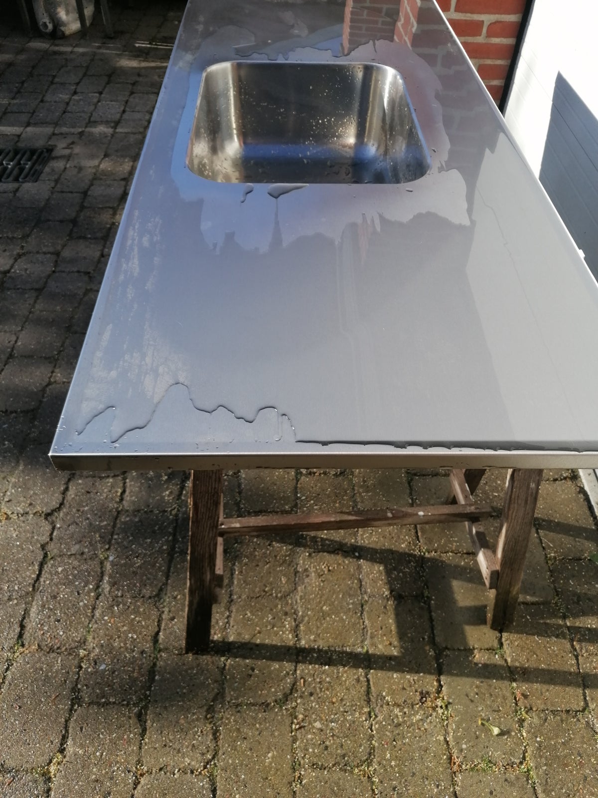 Rustfri bordplade med stor vask midt i, Rustfri stål