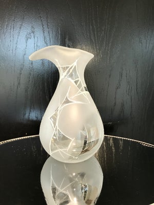 Vase, Glasvase / kande / glaskande, Fantastisk smuk glasvase i super flot stand med den smukkeste ud