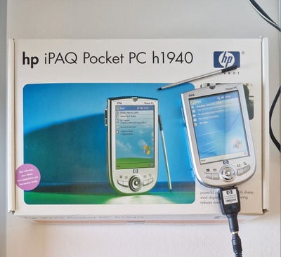 Telefon, HP iPAQ POCKET PC H1940

Original emballage, guides, oplader og aldrig brugt følger med + s