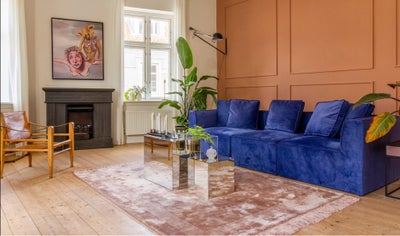 Sofa, velour, Smuk blå modulsofa i velour sælges. 
Måler 250 cm. i længden og 90 cm. i dybden. 
Kan 