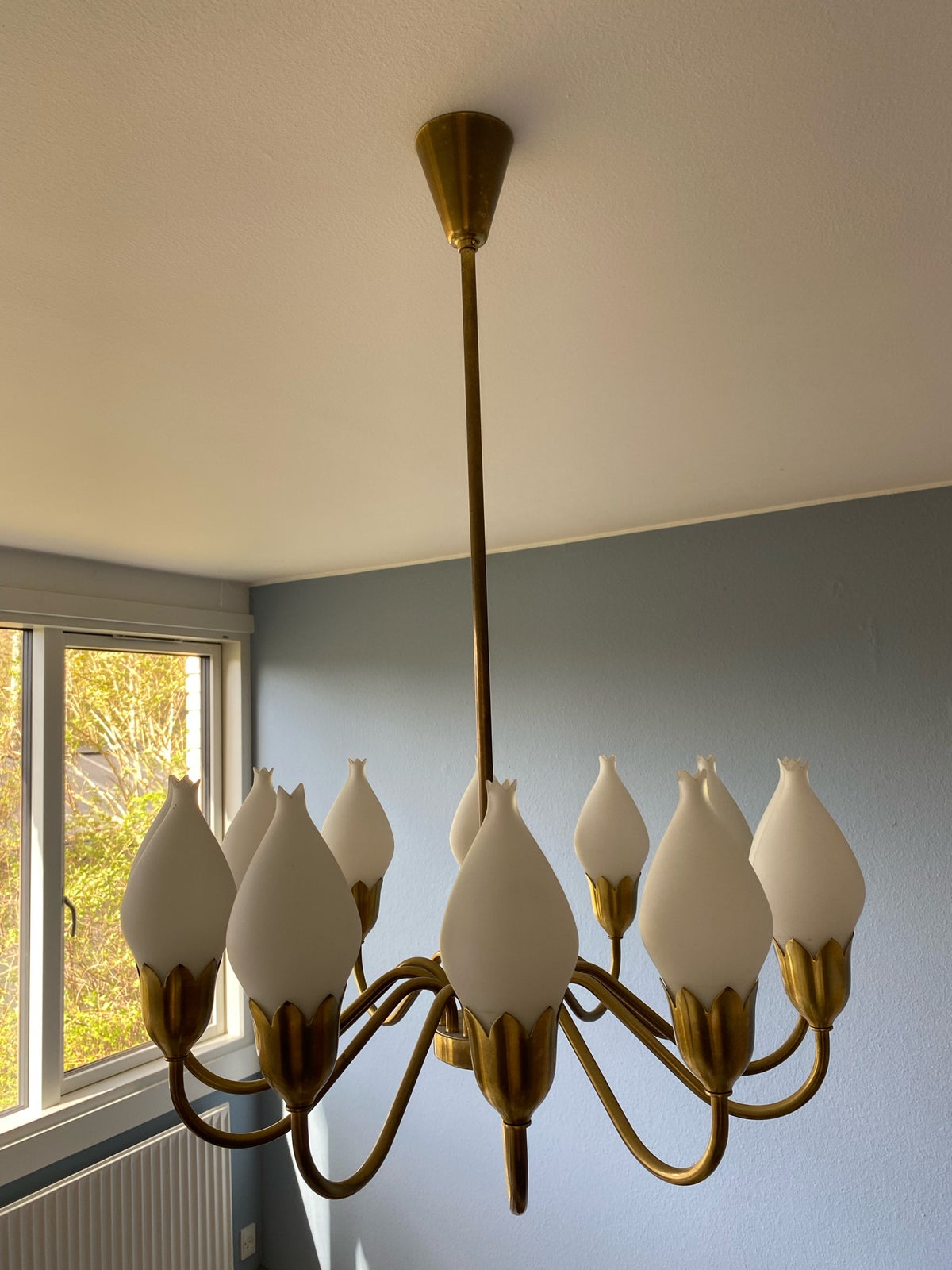 Fog & Mørup, 12-armen tulipanlysekrone, loftslampe