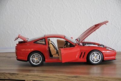 Modelbil, BURAGO FERRARI 550 MARANELLO, 1996 FERRARI 550 MARANELLO fra BURAGO GOLD COLLECTION i flot