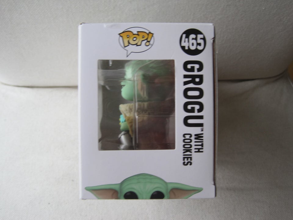 Funko Pop #465 Grogu with cookies Flocked