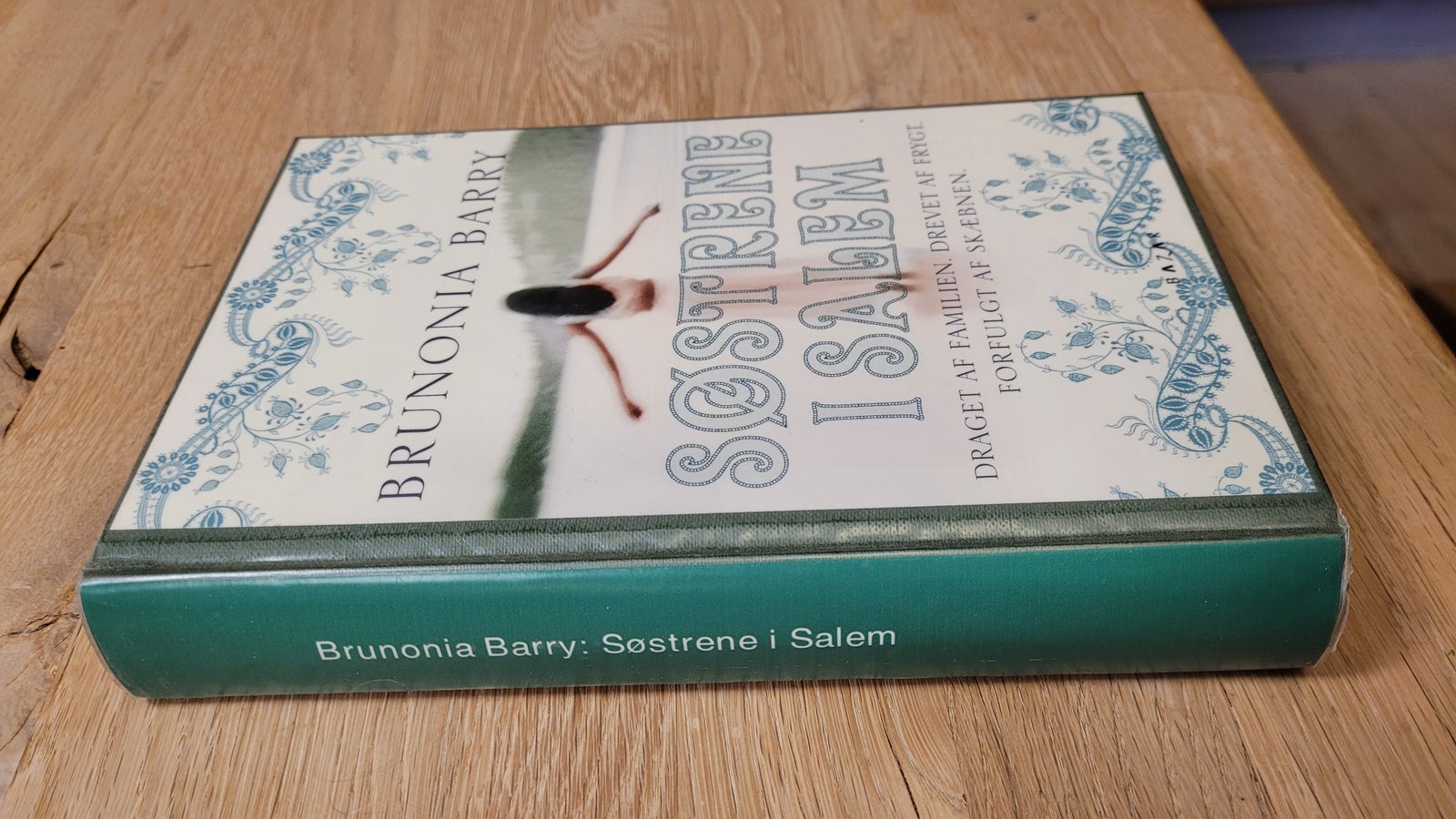 Søstrene i Salem, Brunonia Barry, genre: roman
