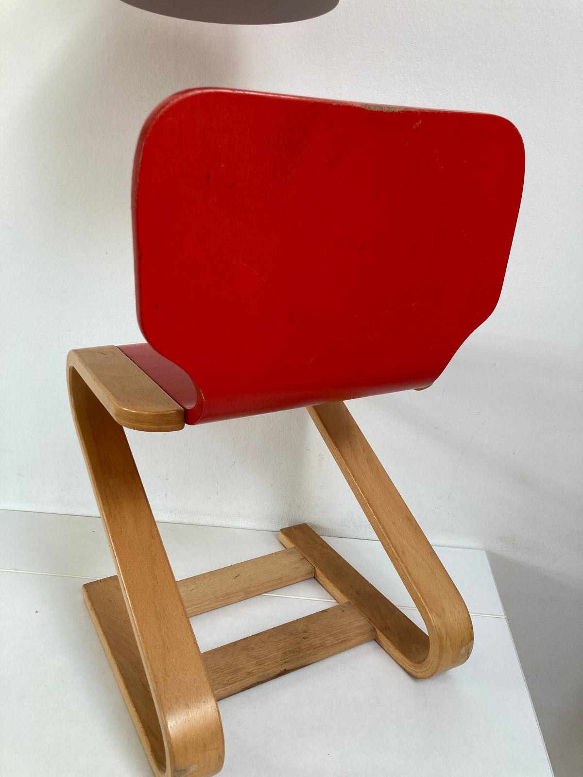 Stol, Vintage barnestol / solid børnestol træ og rød