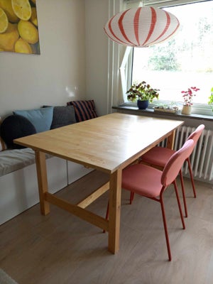 Spisebord, Bøg, IKEA, b: 90 l: 150, Solidt spisebord i massivt lakeret bøg. 
Mål: højde 75 cm, bredd