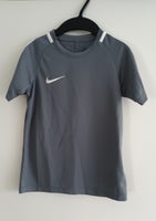 T-shirt, Nike drt fit, Nike XS 122/128