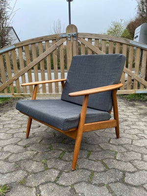 Anden arkitekt, Vintage lænestol i teaktræ fra 1960’erne. Fremstår i fin stand med patina. Stolen fr