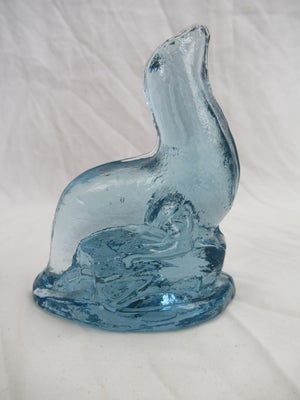 Søløve Figur I Glas, Flot stor figur i glas af en søløve.

Figuren måler 12 cm i højden og 10 cm i l