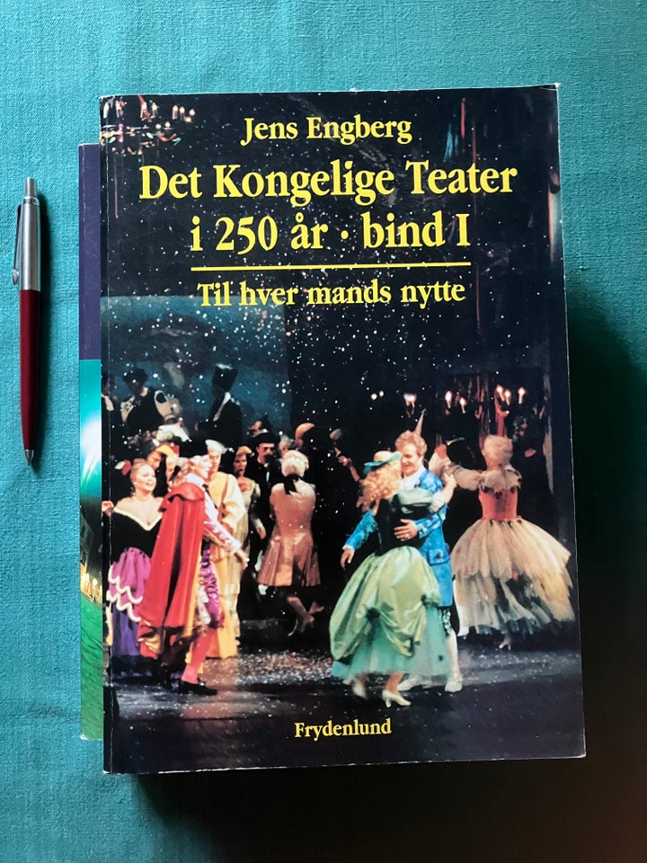 Det Kongelige Teater i 250 år, Jens Engberg, genre: historie