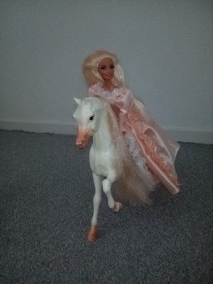 Barbie, på hest, er som nyt fejlfri. sms 23468957. sender ikke.