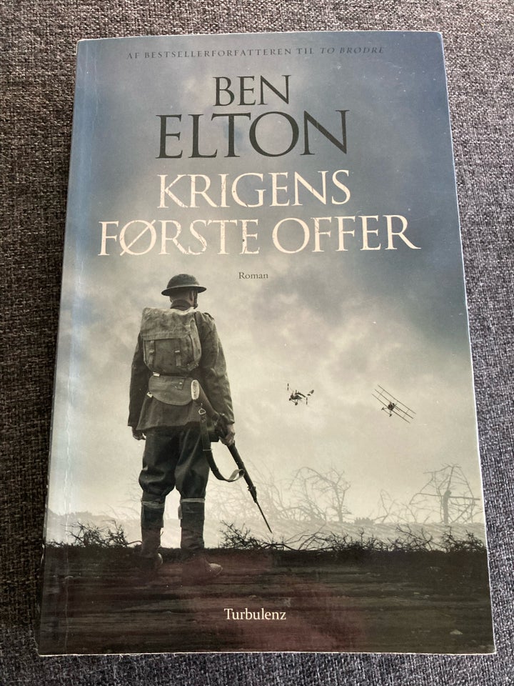 Krigens første offer, Ben Elton, genre: historie