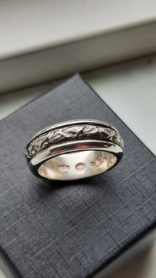 Ring, sølv, TILBUD. Georg Jensen, TILBUD. Smuk og kraftig ring fra Georg Jensen udført i delvist oxy