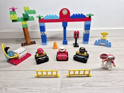 Lego Duplo, Racerbiler, Se også mine andre annoncer med duplo sæt 

racerbiler, mennesker, målstreg,